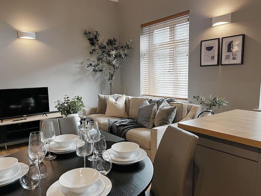 Cosy 2 Bedroom Apartment Тодморден Экстерьер фото