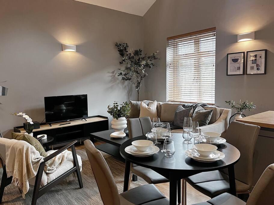 Cosy 2 Bedroom Apartment Тодморден Экстерьер фото